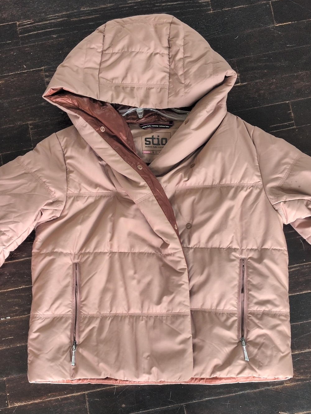 Stio Women's Hooded Puffer Jacket in Dusty Rose / Mauve
